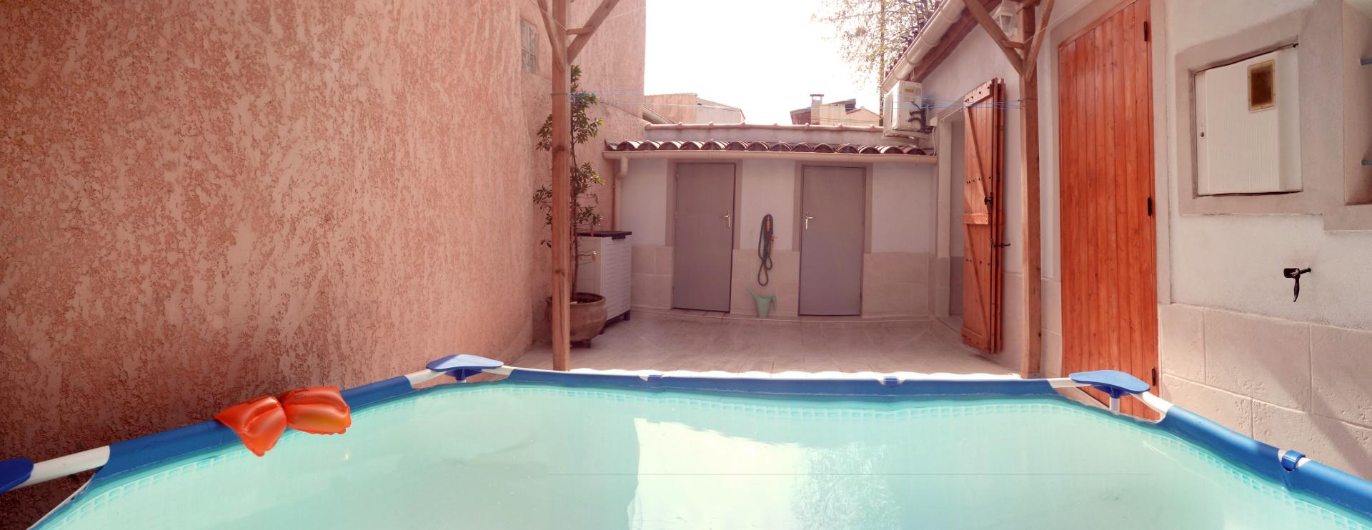 Terrasse arrière 5,60 x 3,40 = 19,04 m2 + 2 placards 3,40 x 0,70